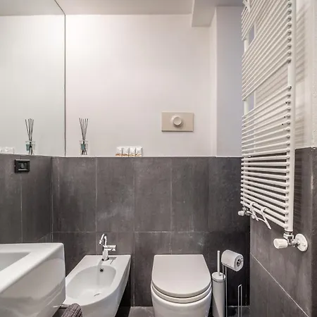Vivimihome - Elegant 10 Minutes From The Duomo Apartment *