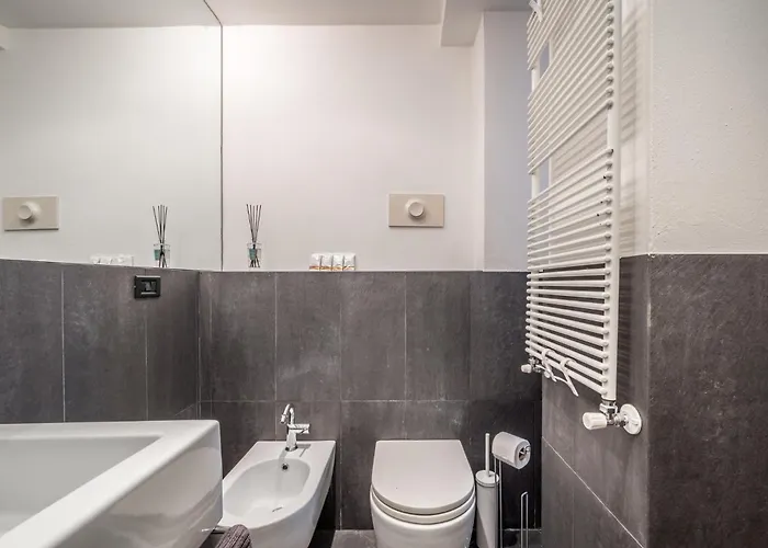 Vivimihome - Elegant 10 Minutes From The Duomo Apartament *